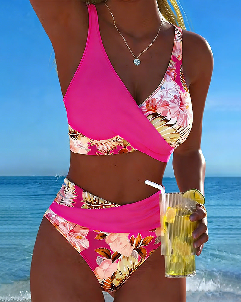 Mariana │ Bikini con estampado floral contrastante y abertura