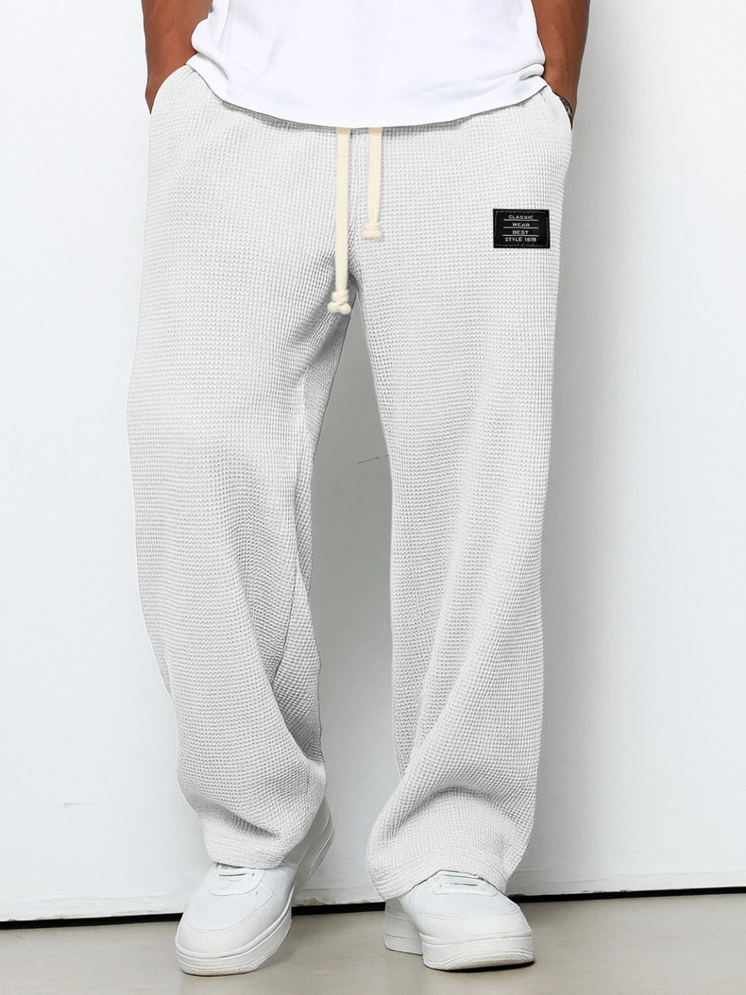 Lorenzo | Pantalón amplio con textura de panal de abeja